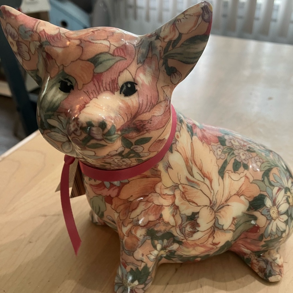 NWT Porcelain Patchworks Floral Pig From Joan Baker Designs